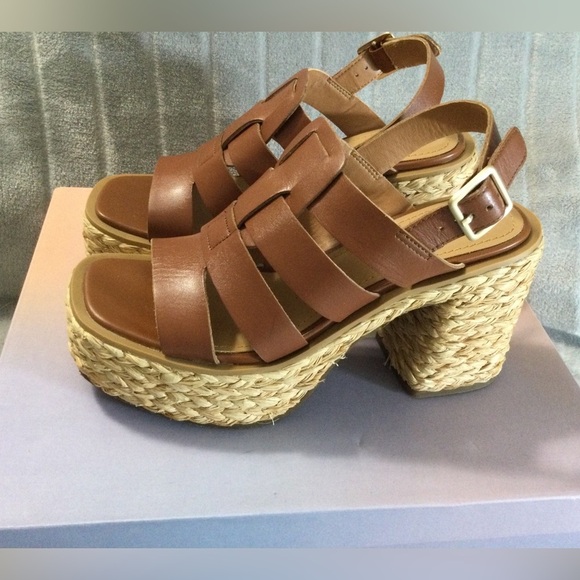 Lisa Vicky Just Strappy Platform Cognac Sandals Size 6 M - Picture 1 of 12
